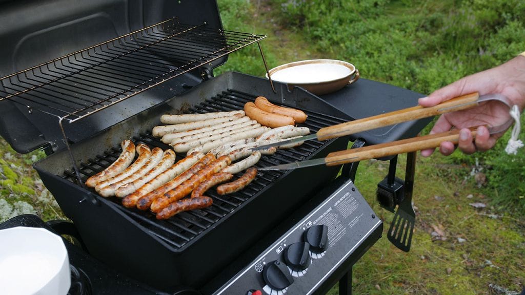 Grillin voi jättää ulos terassille talveksi, kunhan sen suojaa kunnolla.