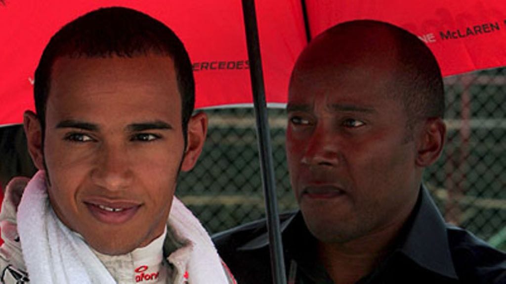 Lewis Hamilton ja Anthony Hamilton, kuva: EPA/CARMEN JASPERSEN