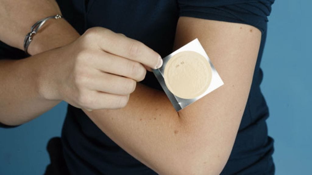 Vieroitusoireita vähentävät nikotiinivalmisteet auttavat tupakoinnin lopettamisessa.