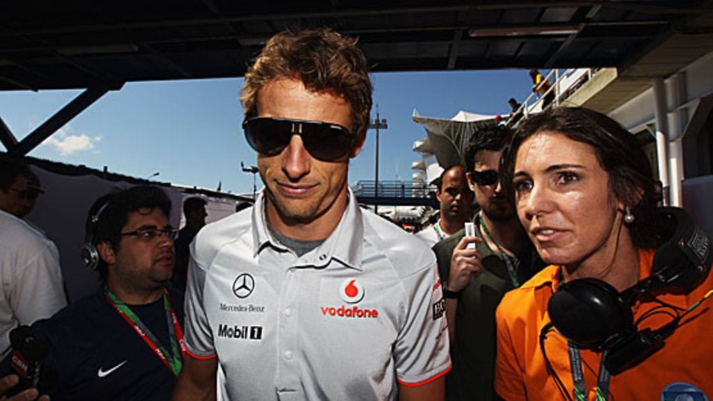 Jenson Buttonin ympärillä riitti kuhinaa Sao Paolossa.