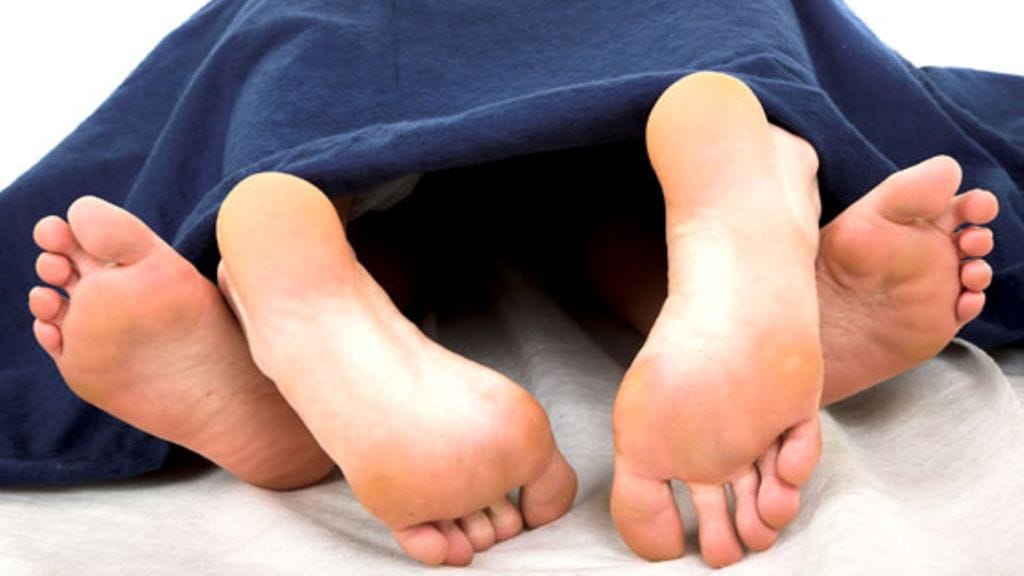 Eroottinen opas löytyy yhä useammasta piirongin laatikosta.