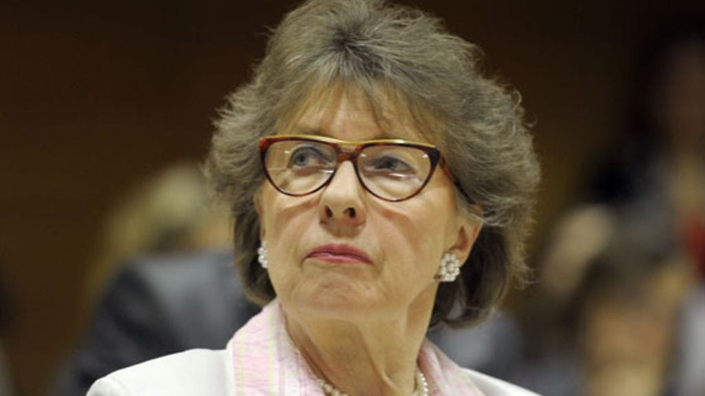 Sirkka-Liisa Kivelä sai miehineen tylyn vastaanoton viime kesänä mökkikunnan terveyskeskuksessa.