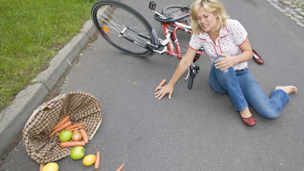 Liikennetapaturmia käy eniten polkupyöräilijöille: noin 27 000 vuonna 2009.