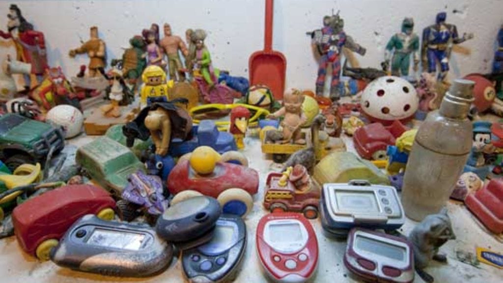 Lasten lelujen paikka ei ole vessanpöntössä!