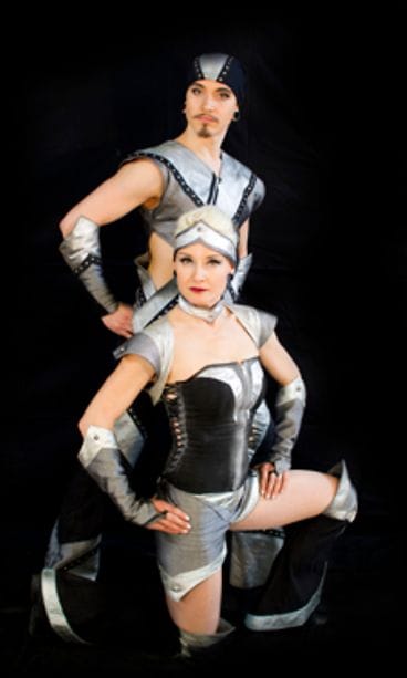 Äidin ja pojan duo Flaming Family.