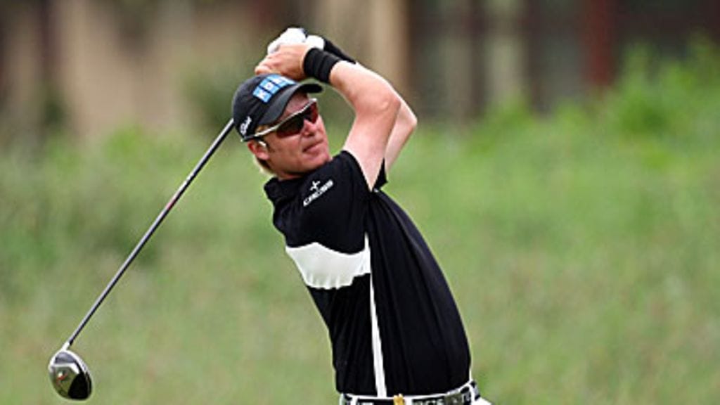 Mikko Ilonen lyö Irish Openissa. Kuva: Ross Kinnaird.