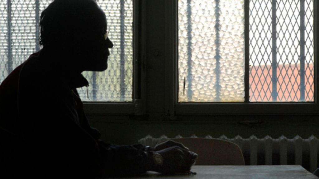 Psykologi tapaa vankeja päivittäin. Kuvan henkilö ei liity juttuun.