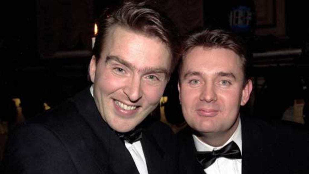 Joel Hallikainen ja Timo Koivusalo vuoden 2006 Venla-gaalassa, jossa Tuttu Juttu Show palkittiin kunniakirjalla.