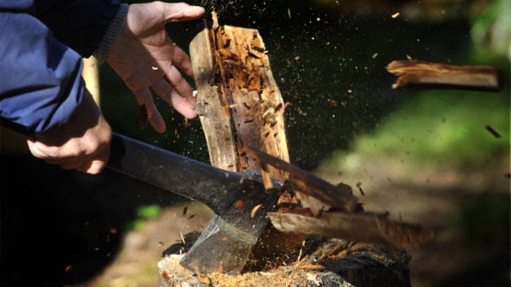 Hyvin muotoiltu esine toimii miettimättä, kuten kirves.