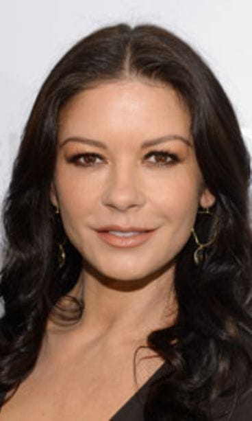 Catherine Zeta-Jonesin hymyn salaisuutena on mansikka.