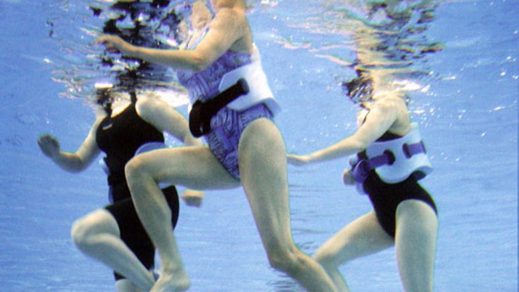 Vesijuoksun kuuluu nimensä mukaisesti olla juoksua, ei uintia.