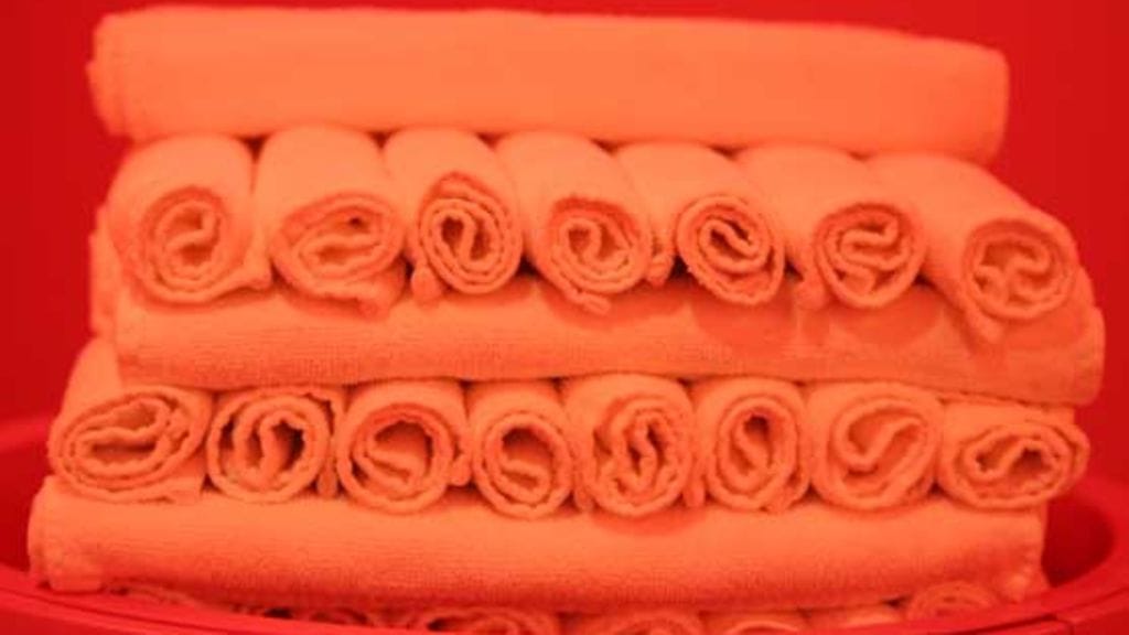 Pyyhe on hotellin omaisuutta.