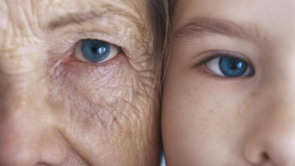 Vanhuksilla on paljon kerrottavaa, jos heitä vain kuunnellaan.