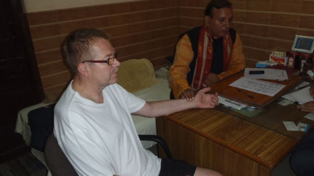 Jaria hoitavat Intian parhaimmat gurut.