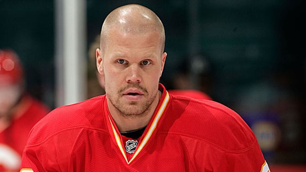 Olli Jokinen alkulämmittelyssä.