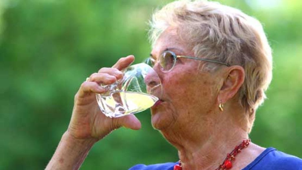 Voimistuva jano on yksi diabeteksen tyyppioire.