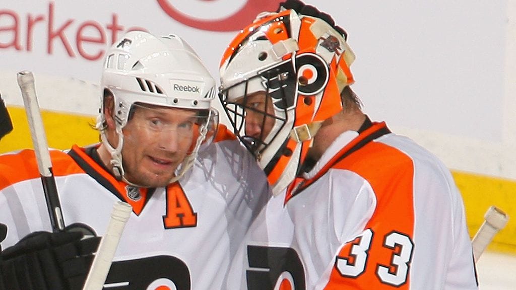 Timonen onnitteli maalivahti Boucheria.