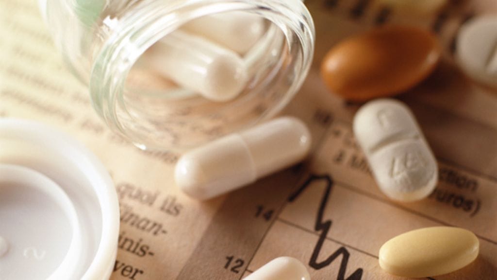 Geriatri välttäisi unilääkkeitä vanhemmiten. Kuvituskuva.