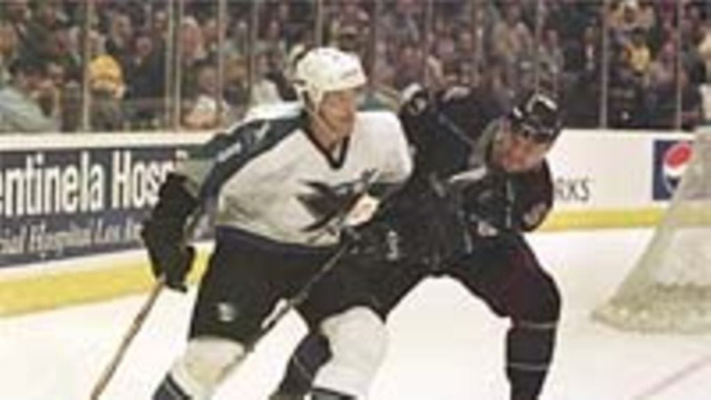 Teemu Selänne - San Jose Sharks (Photo: Kellie Landis / Allsport)