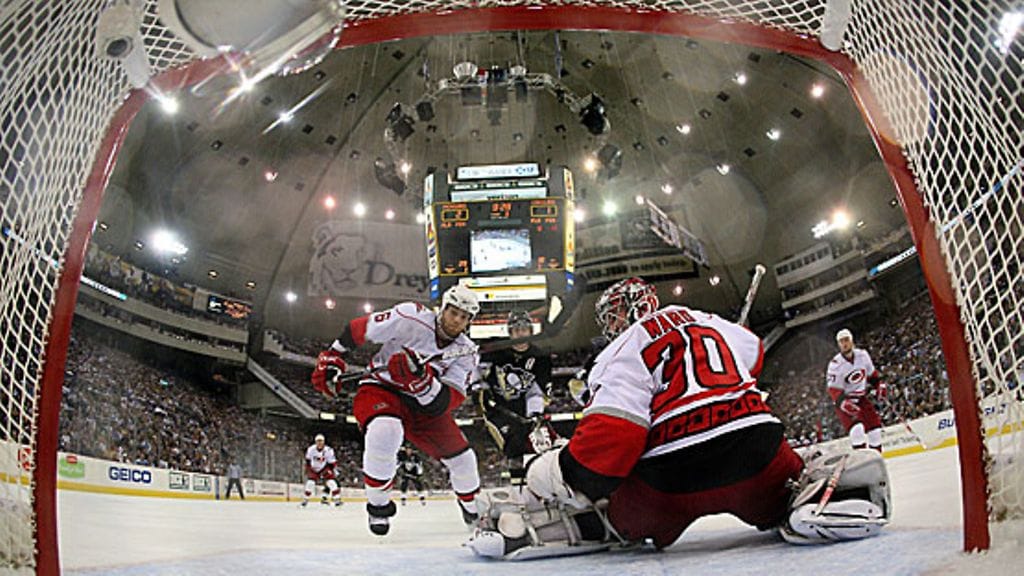 Philippe Boucherin 3-2-voittomaali on painunut Carolinan verkkoon, kuva: Bruce Bennett/Getty Images