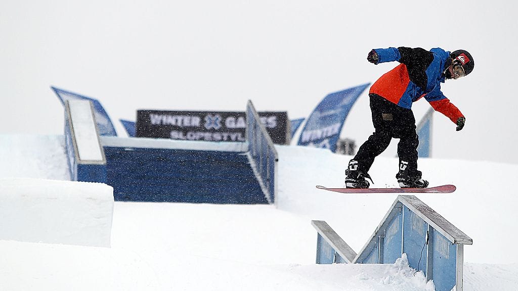 Kilpailija slopestyle-radalla.