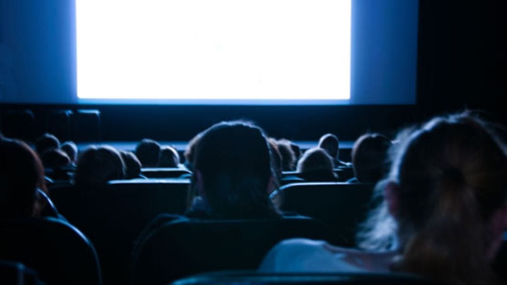 Elokuvat voivat vaikuttaa vahvasti tunteisiin. Kuvituskuva.