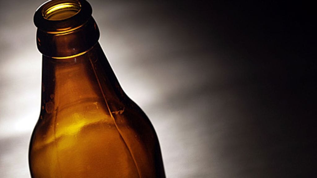 Valtimoiden jäykkyys lisääntyy jo Suomessa nykyisin käytössä olevien alkoholinkäytön riskirajojen sisällä.