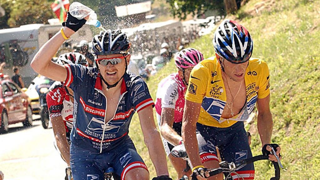 Floyd Landis ja Lance Armstrong Ranskan ympäriajossa 2004, kuva: EPA/Bernard Papon