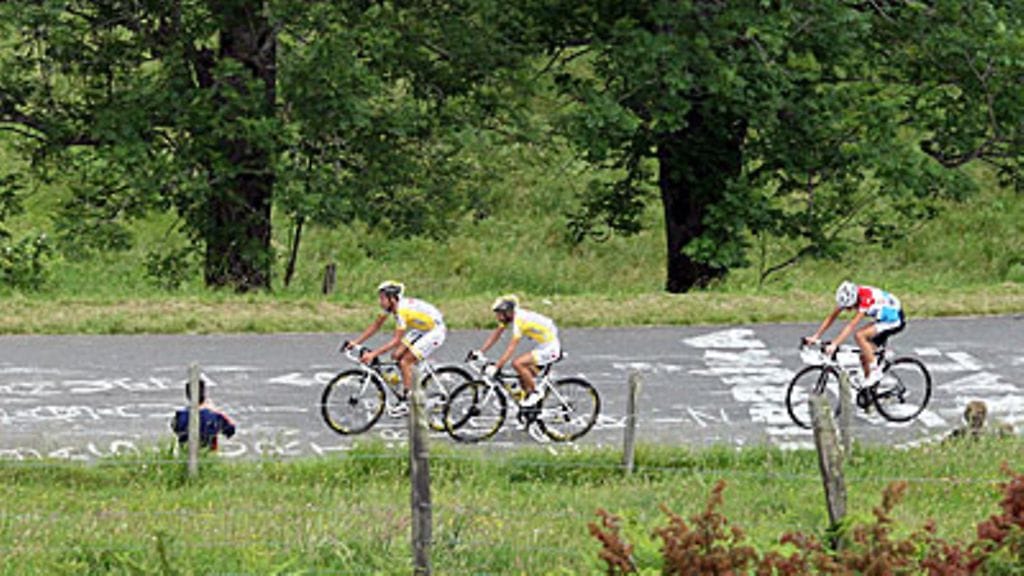 Leonardo Piepoli, Juan Jose Cobo ja Frank Schleck. Kuva: Jasper Juinen/GETTY.