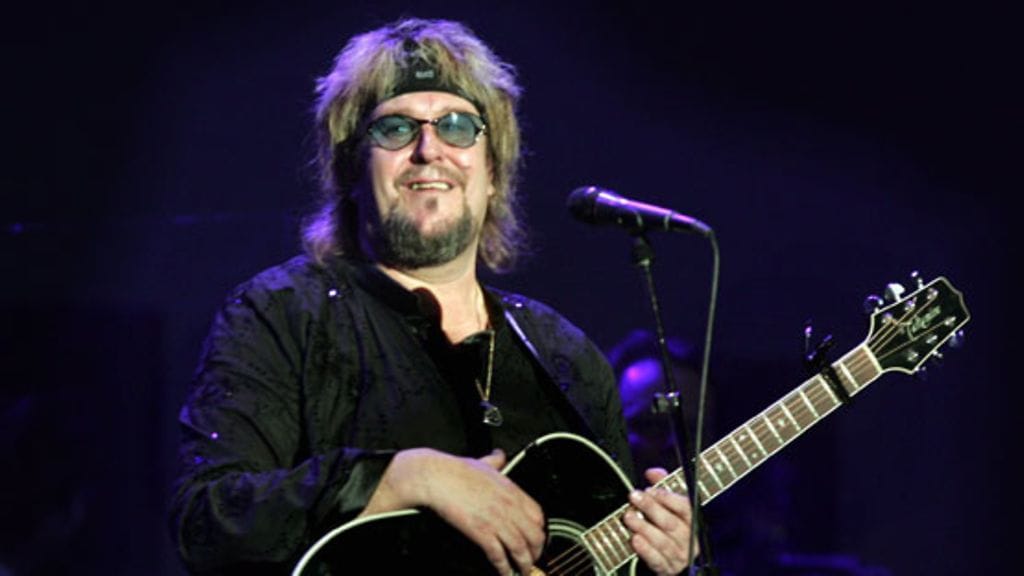 Hector jännittää esiintymistä edelleen.