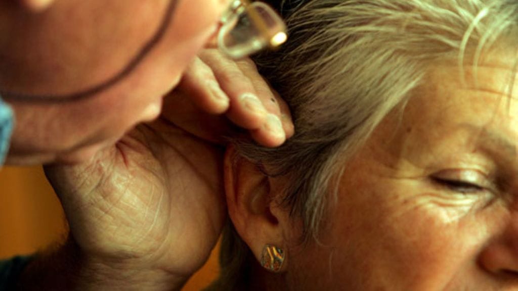 Menetettyä kuuloa ei saa koskaan takaisin. Kuvituskuva.