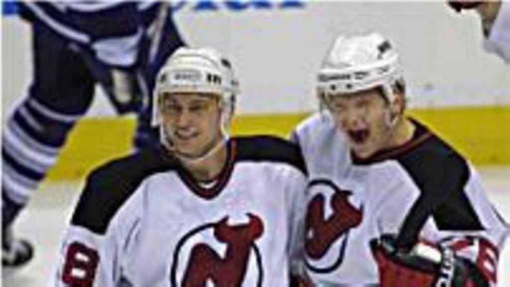 Brian Rafalski ja Patrik Elias. Photo: Al Bello/ALLSPORT