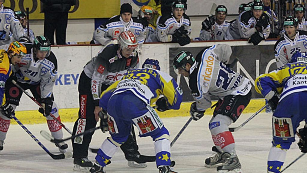 Davosin joukkue vilisee Sveitsin maajoukkuemiehiä kuten Reto von Arx ja Andres Ambühl, kuva: Jyrki Lehto