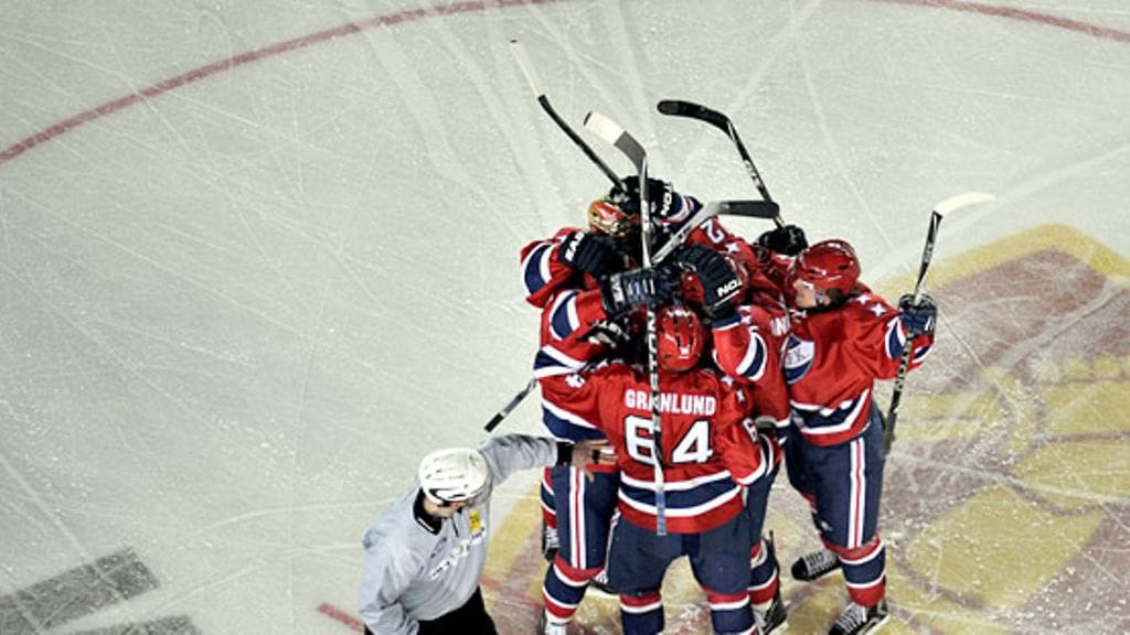 Mikael Granlund avasi maalihanat Talviklassikko-ottelussa.