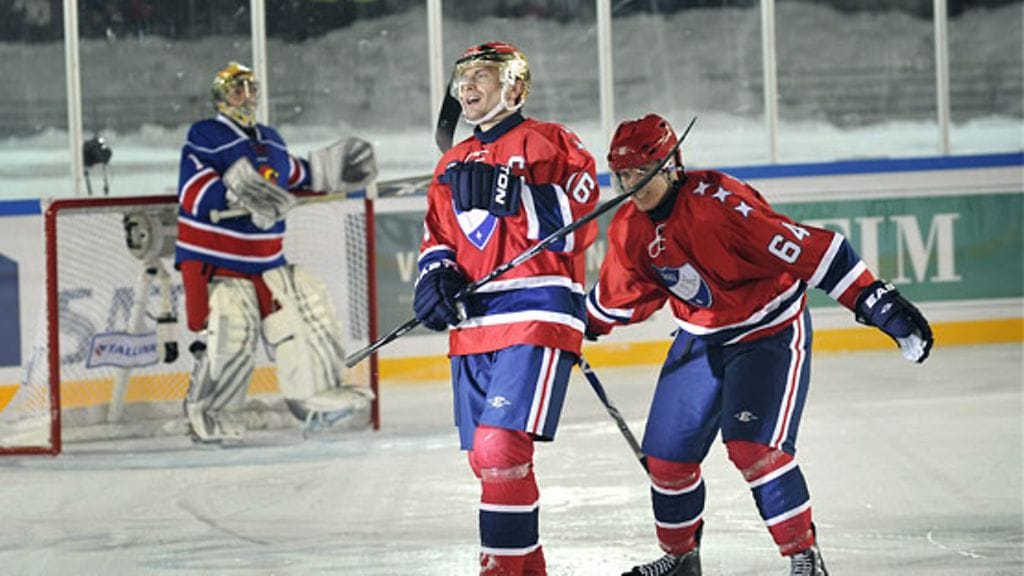 Ville Peltonen ja Mikael Granlund juhlivat maalia Talviklassikossa