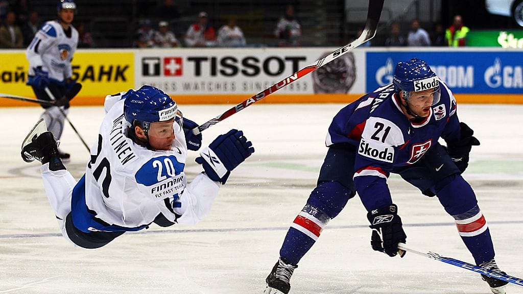 Zagrapan (oik.) pelasi Slovakian paidassa Suomea vastaan MM-kisoissa 2010.