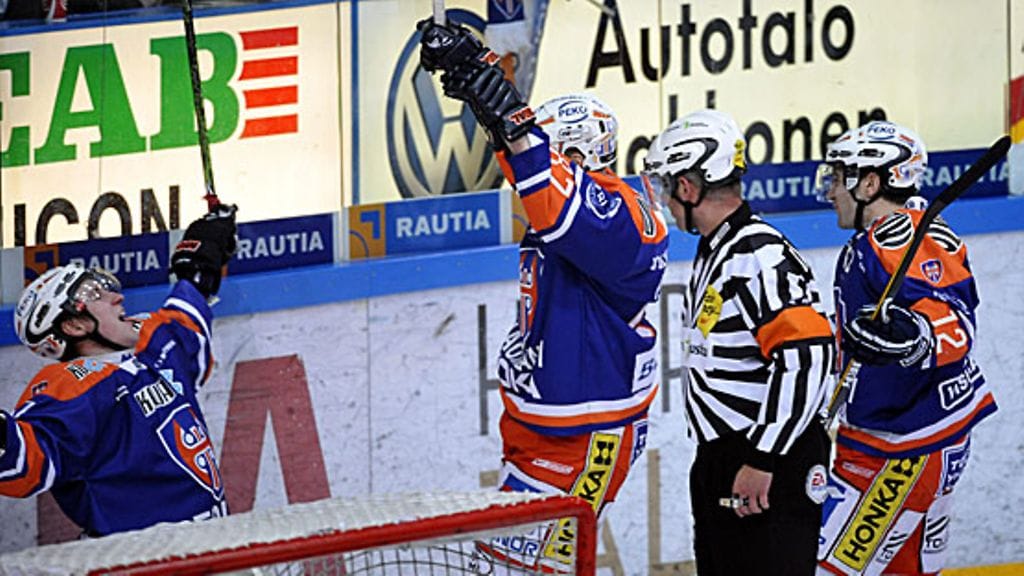 Henrik Petre, Tomi Peltonen ja Steve Saviano, kuva: Lehtikuva/Sari Gustafsson