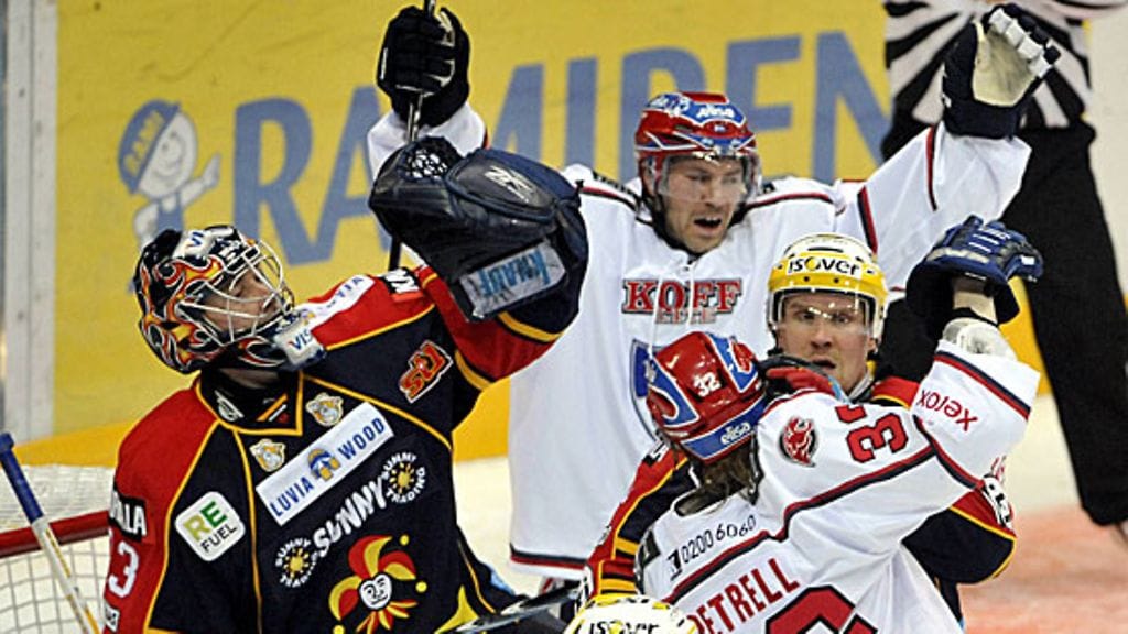 Ross Lupaschuk juhlii maalia, kuva: Jussi Nukari/Lehtikuva