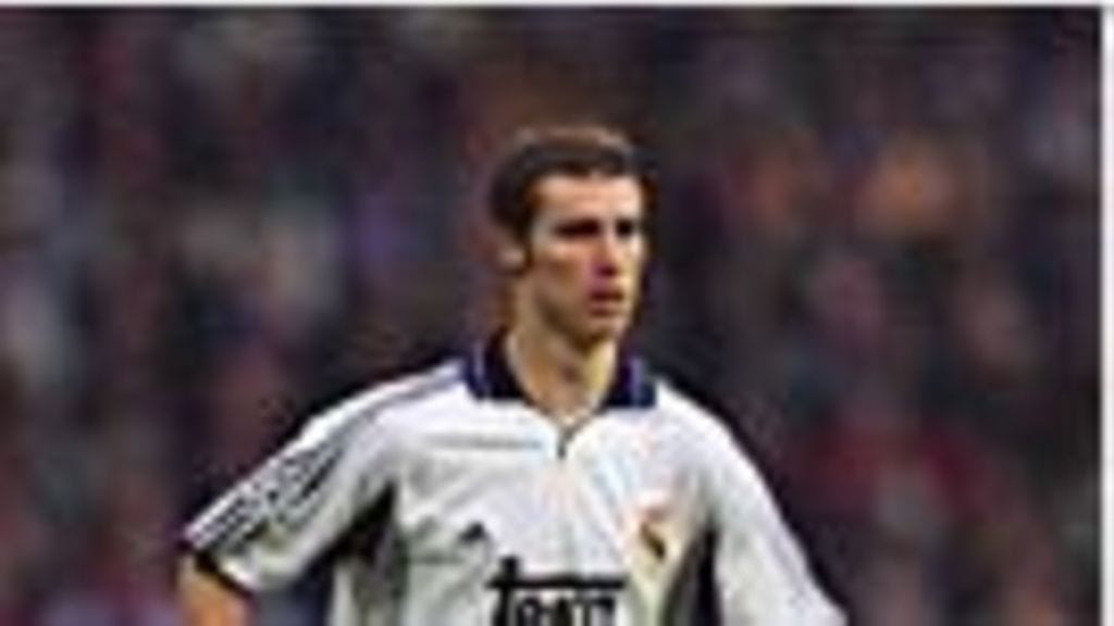 Ivan Helguera. Photo: Clive Brunskill /Allsport