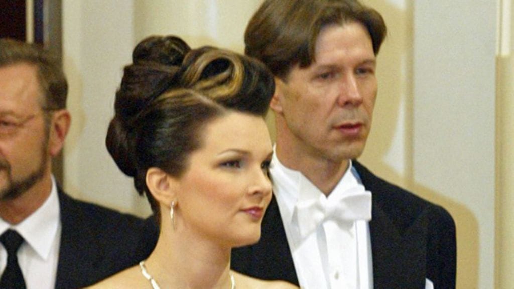 Mari ja Juha Kiviniemi Linnan juhlissa vuonna 2003. (Lehtikuva)