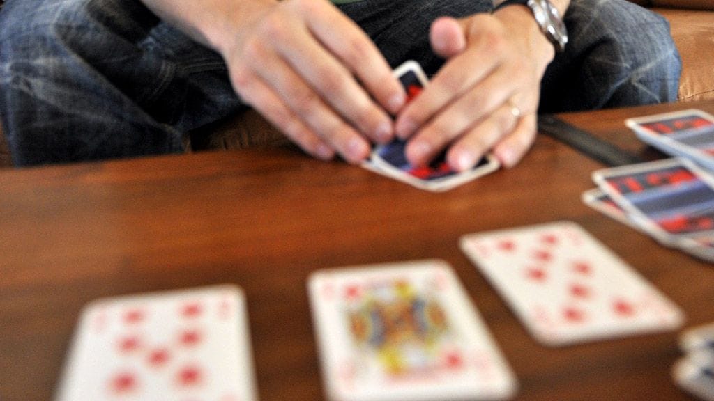 Pokerinpeluulla voi tienata hulppeat tulot.