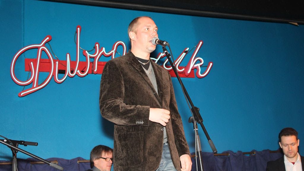 Kari Tapion poika Jani Jalkanen keikalla Helsingissä.