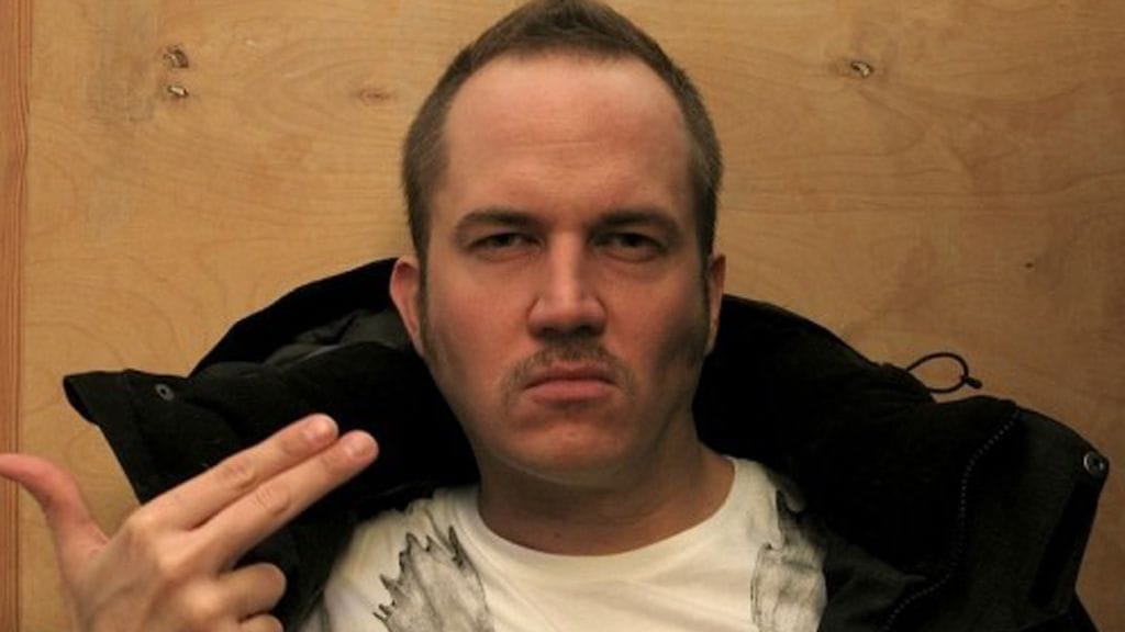 Tommy Lindgrenillä on näyttävät viikset.