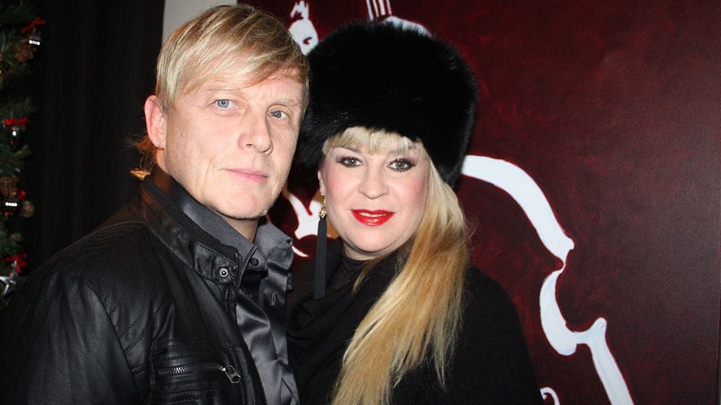 Suomen tunnetuin selvännäkijä Claudia Eve ja Jarkko Eve.