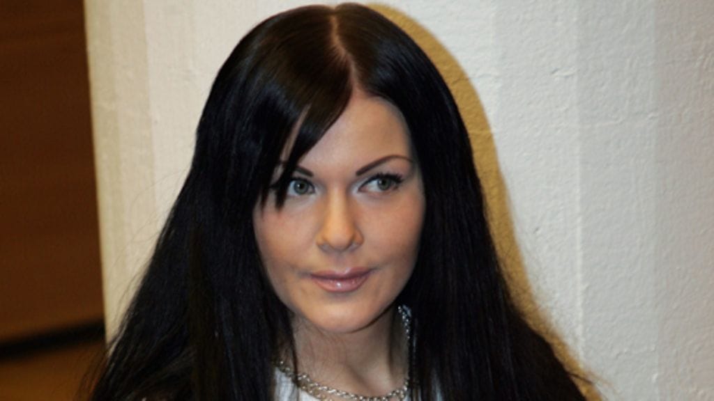 Janita Janatuinen kihlautui uuden miehensä kanssa.