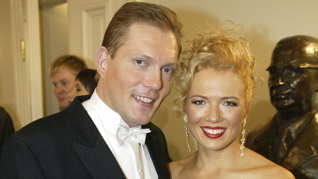 Vesa Keskinen ja Nina Juurakko Linnan juhlissa vuonna 2003.