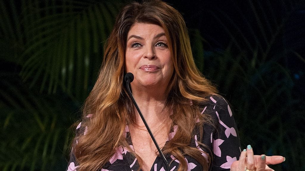 Kirstie Alley tsemppaa Gagaa kohun keskellä.