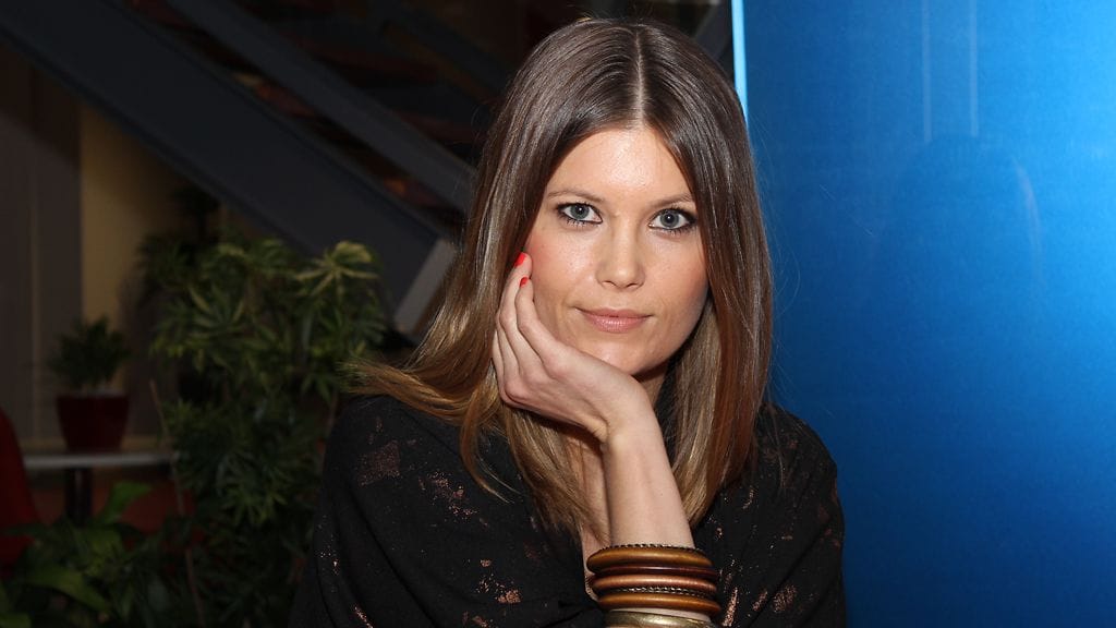 Laura Närhi pelkäsi sairastuvansa kesken levytysprosessin.