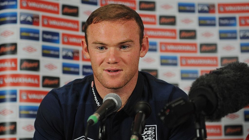 Eayne Rooney torstaina lehdistötilaisuudessa.