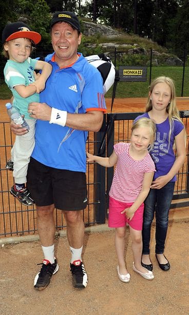 Jari Kurri ja lapset Odessa, Alissa ja Paulus.